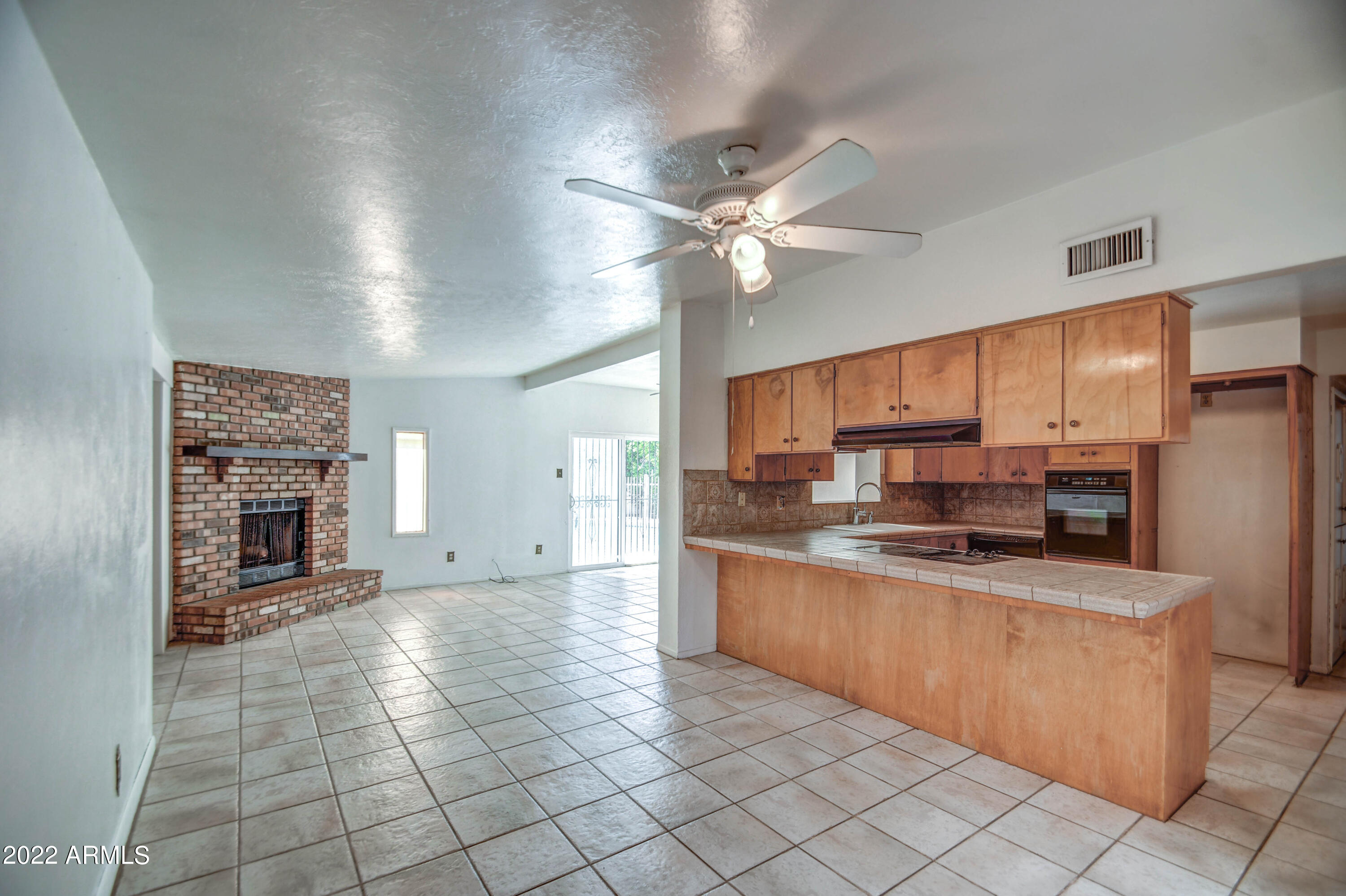 4115 East Coronado Road Phoenix, AZ 85008 - Photo 3 of 29 FAMILY