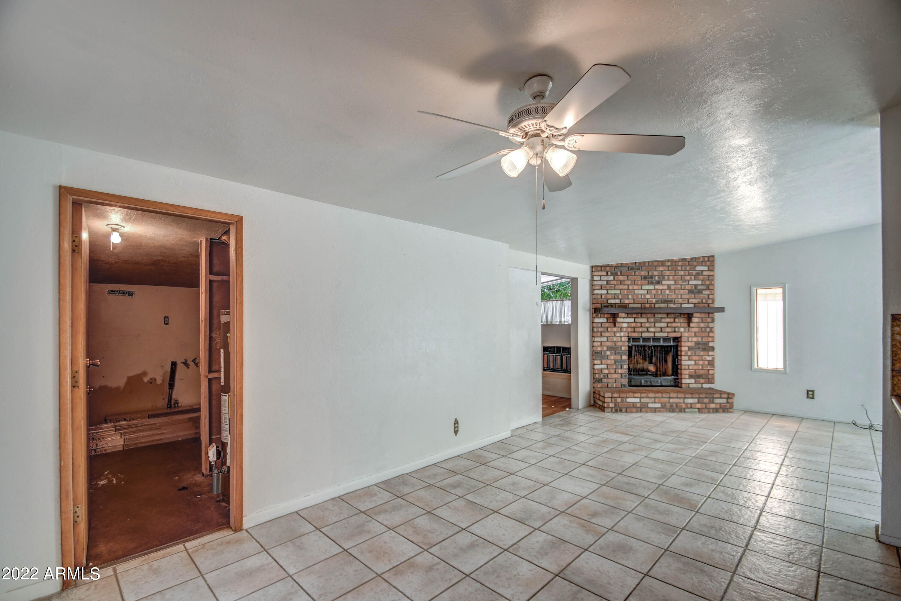 4115 East Coronado Road Phoenix, AZ 85008 - Photo 4 of 29 FAMILY