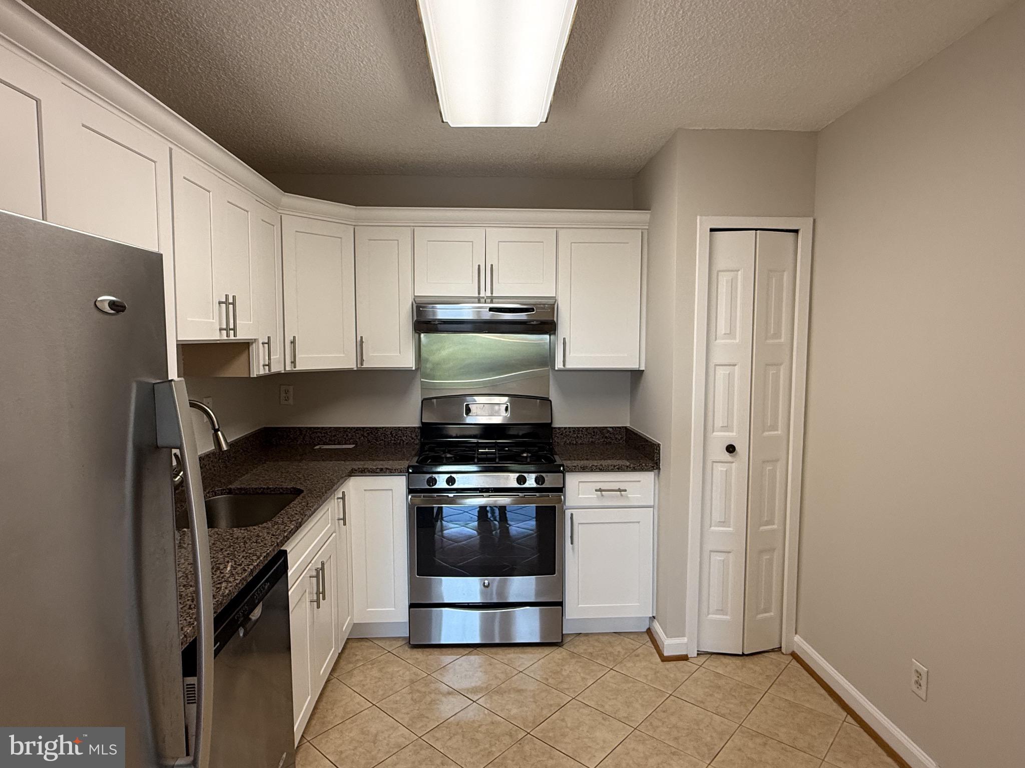 5225 Pooks Hill Road, Unit 1011N Bethesda, MD 20814 - Photo 3 of 29