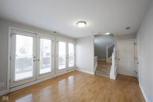 $2,499 | 515 East New York Street, Indianapolis, IN 46202