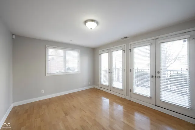 $2,499 | 515 East New York Street, Indianapolis, IN 46202