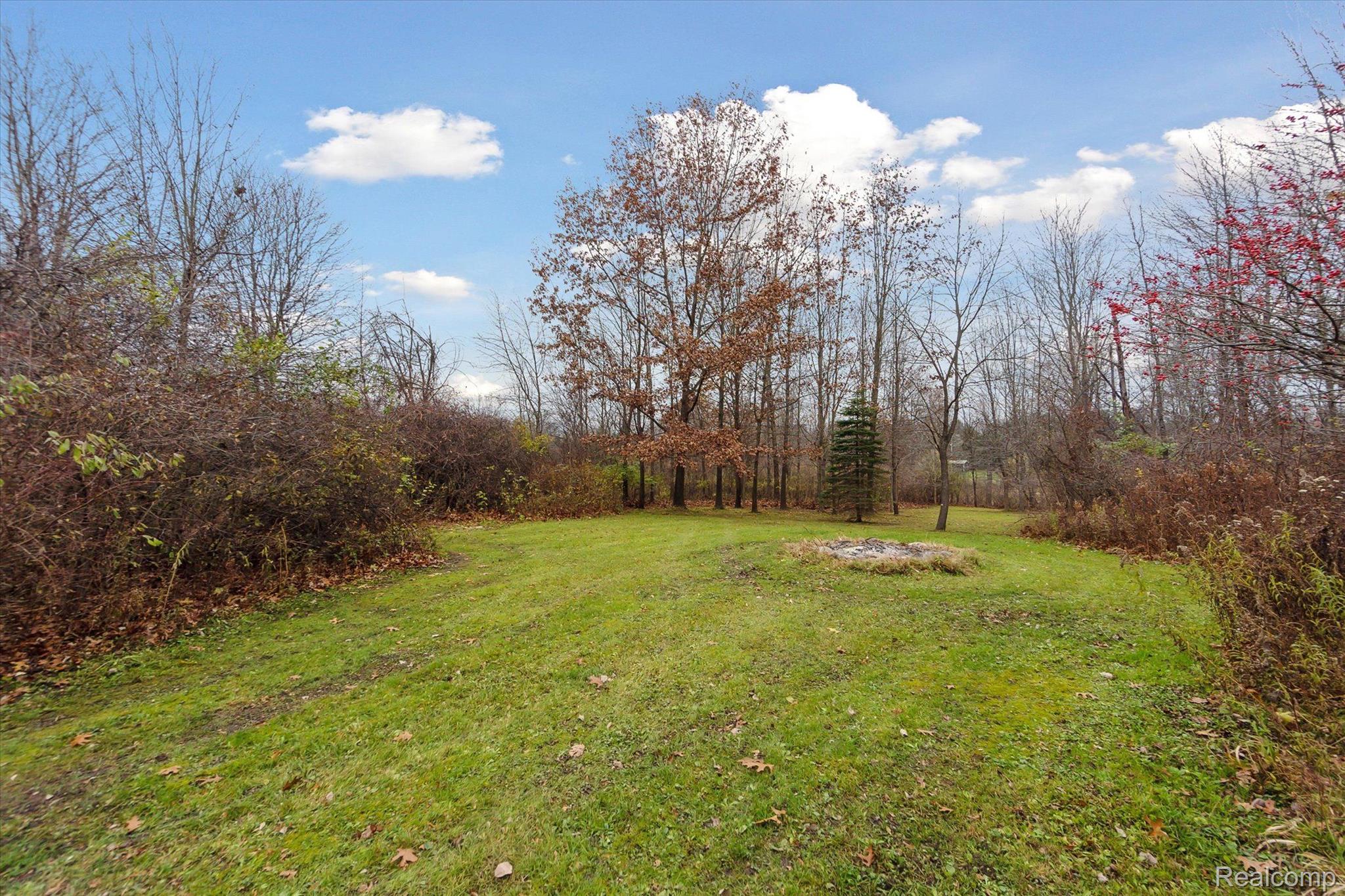 5107 East Allen Road Howell, MI 48855 - Photo 21 of 25 Gallery Image 21