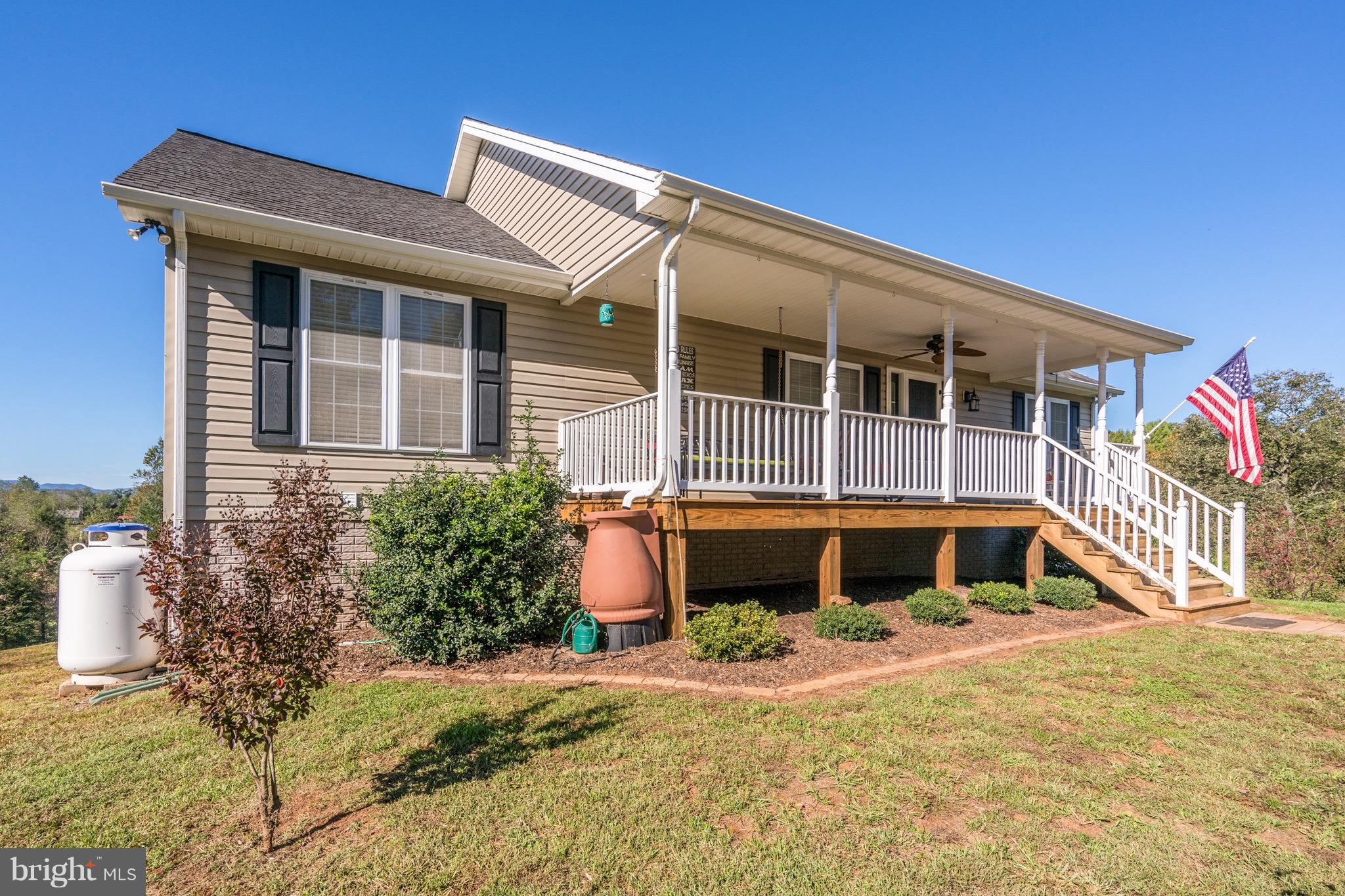 3277 Cabin Road Reva, VA 22735 - Photo 4 of 30 Exterior (Front)