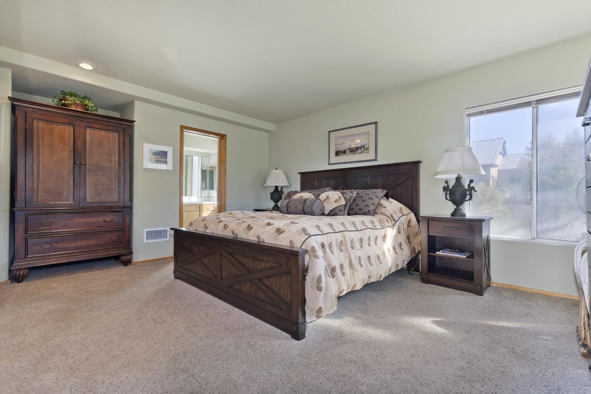 106 Ridge Way Mammoth Lakes, CA 93546 - Photo 13 of 30 Gallery Image 13