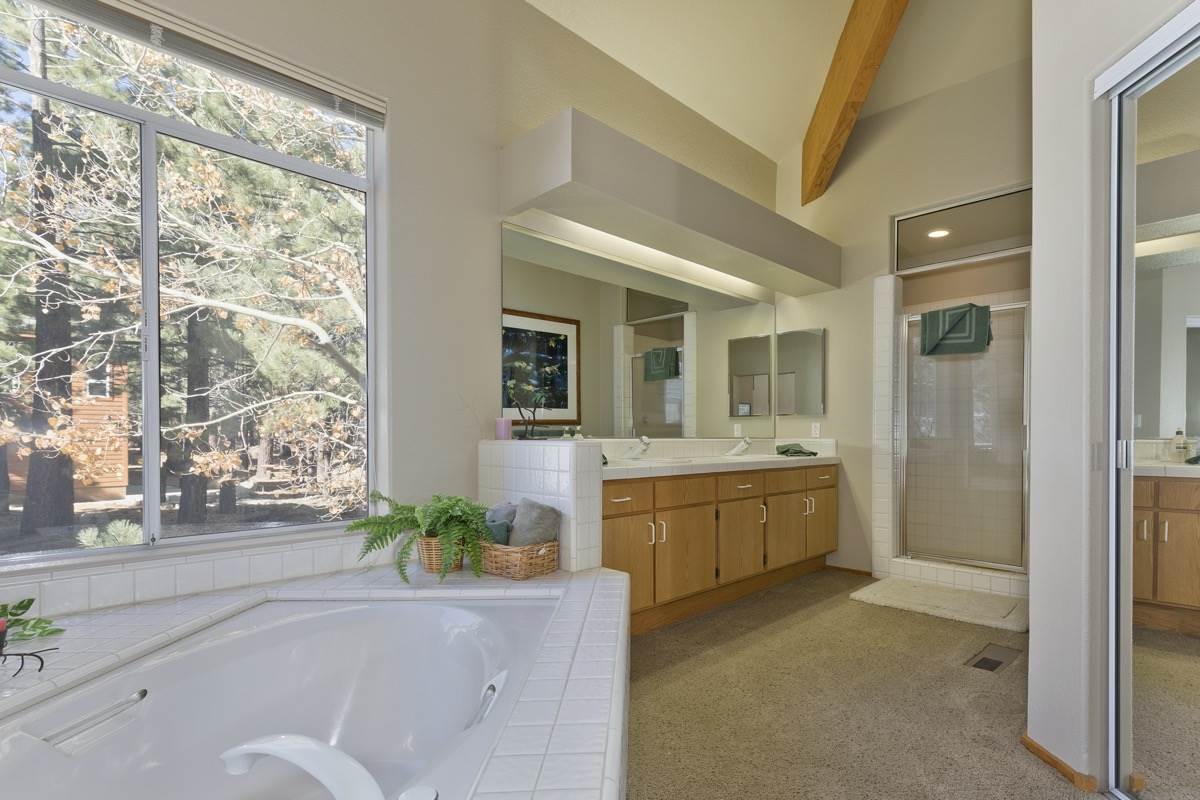 106 Ridge Way Mammoth Lakes, CA 93546 - Photo 17 of 30 Gallery Image 17