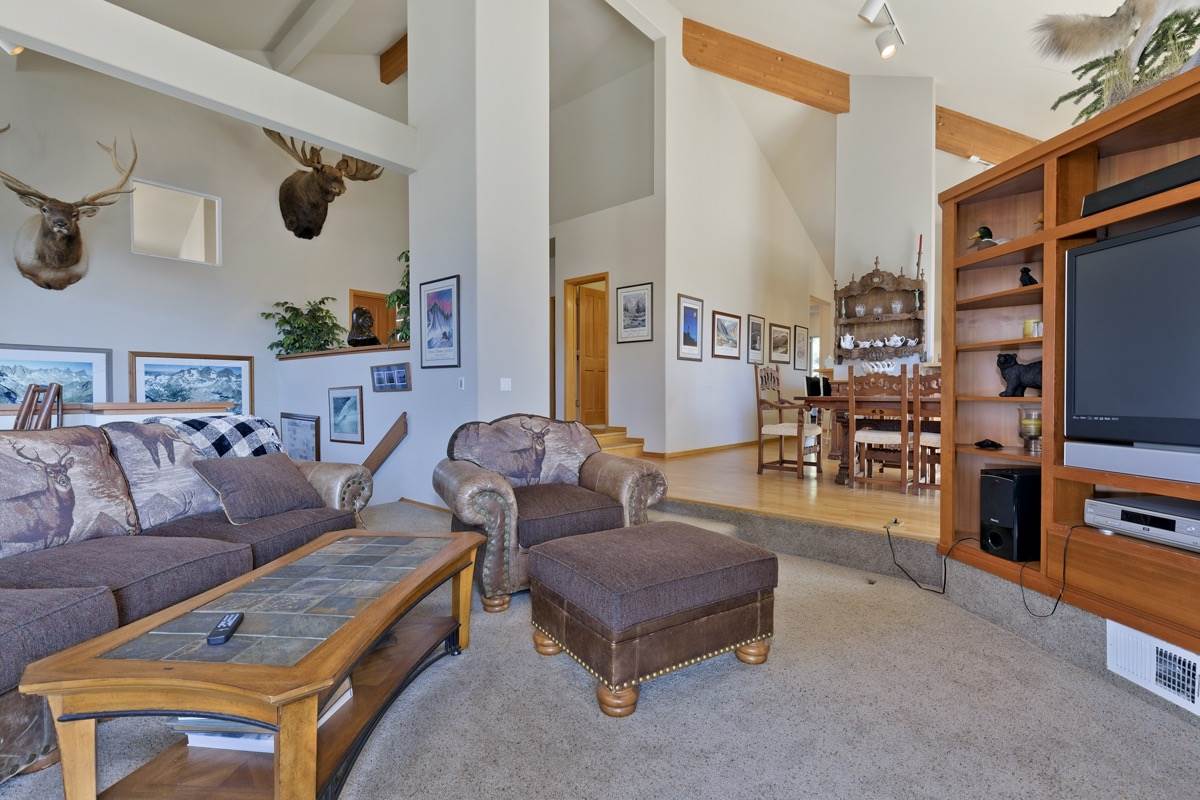 106 Ridge Way Mammoth Lakes, CA 93546 - Photo 25 of 30 Gallery Image 25