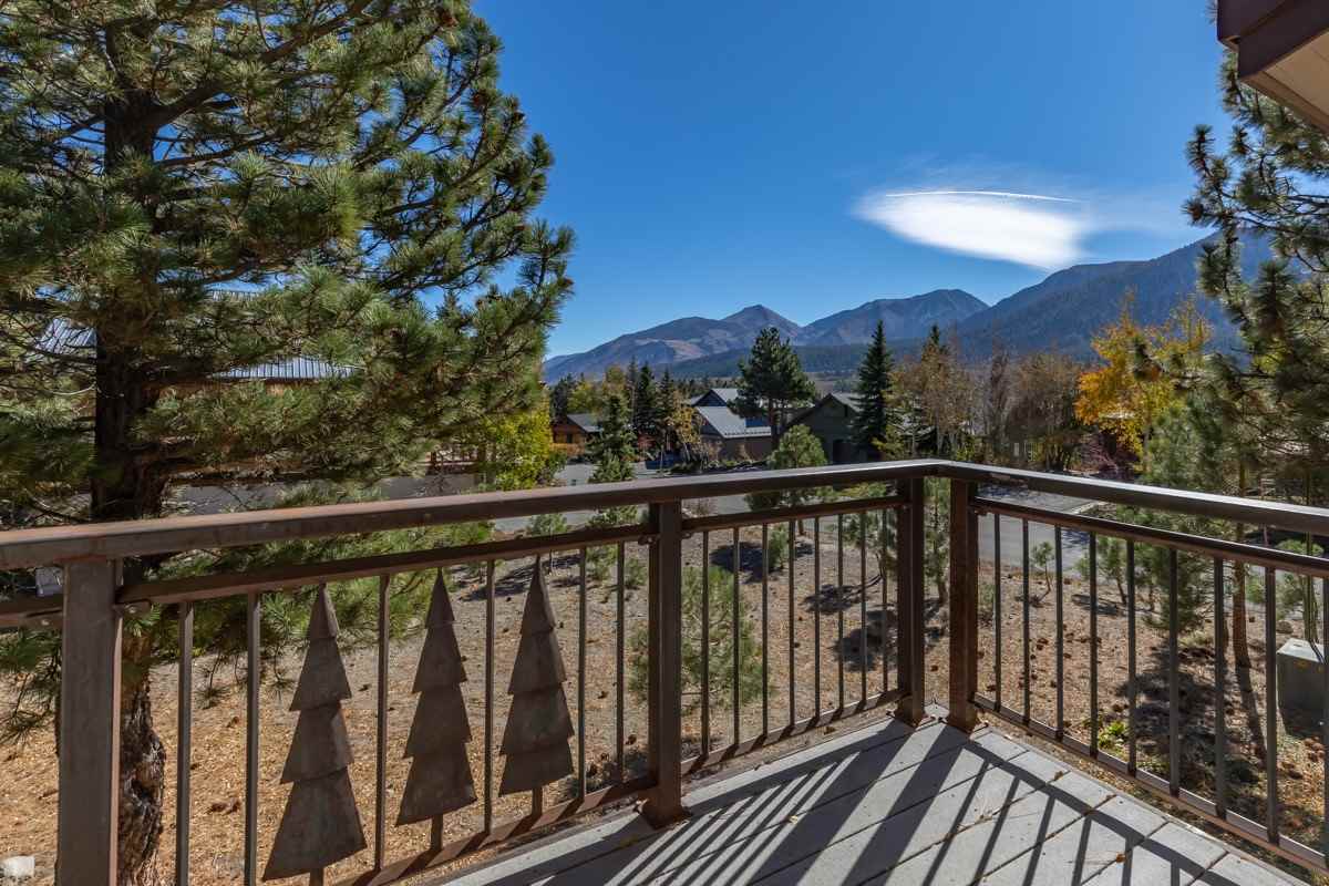 106 Ridge Way Mammoth Lakes, CA 93546 - Photo 3 of 30 Gallery Image 3