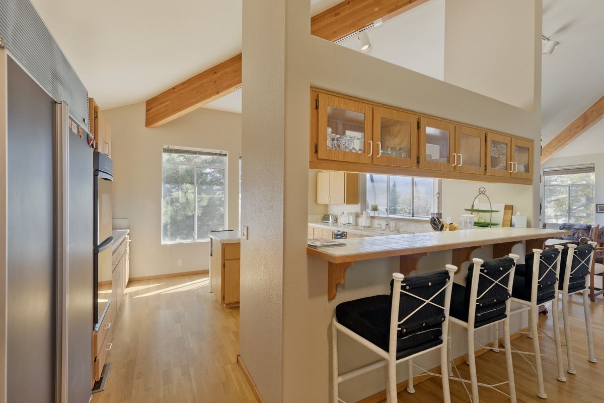 106 Ridge Way Mammoth Lakes, CA 93546 - Photo 8 of 30 Gallery Image 8