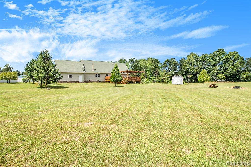 9070 White Road Linden, MI 48451 - Photo 7 of 29