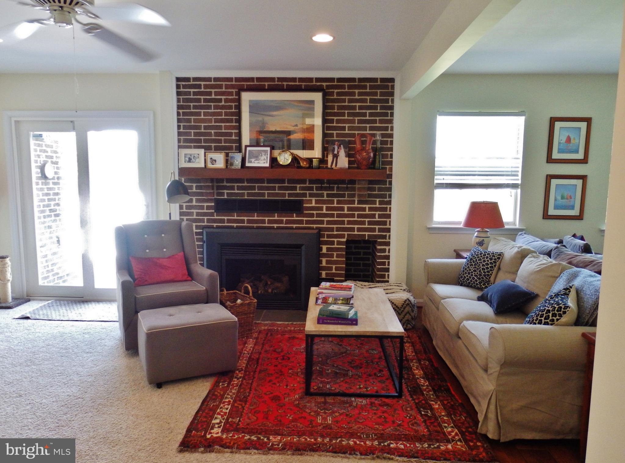 49945 Fenwick's Pride Lane Ridge, MD 20680 - Photo 19 of 64 Family Room w/gas fireplace