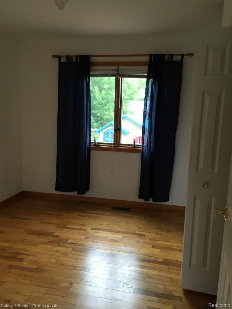 2240 Bullock Road Lapeer, MI 48446 - Photo 13 of 27 2015-06-26 18.09