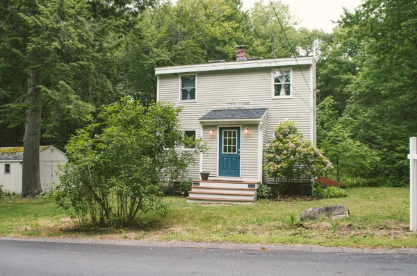 $514,900 | 37 Pleasant Valley Road, Cumberland, ME 04021