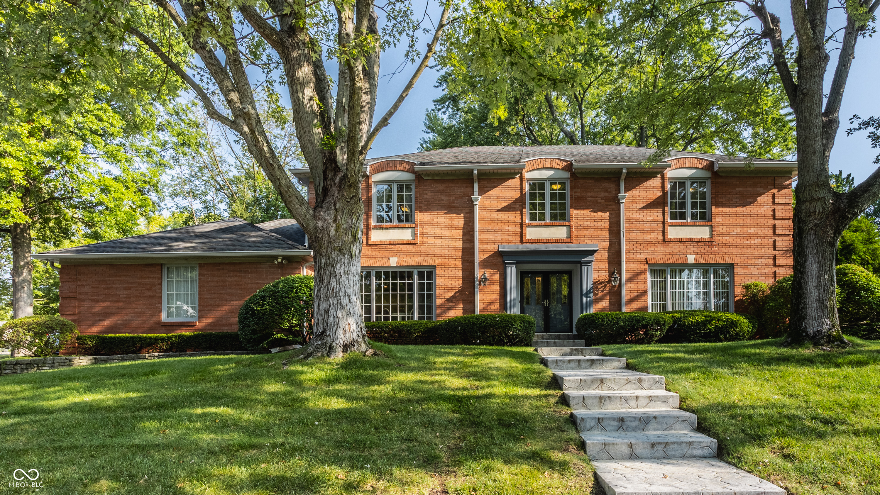 1210 Chessington Road Indianapolis, IN 46260 - Photo 1 of 42 Gallery Image 1