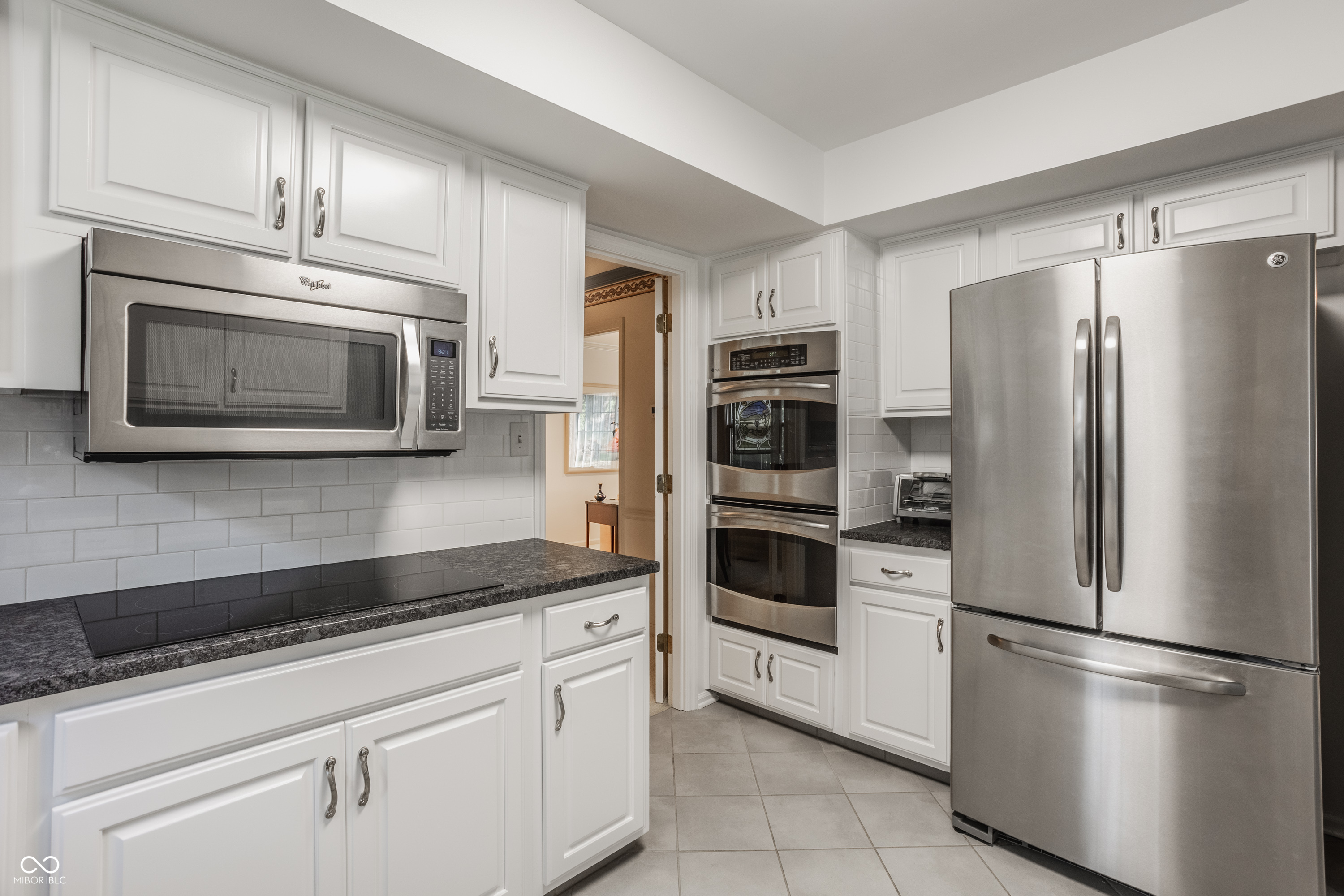 1210 Chessington Road Indianapolis, IN 46260 - Photo 14 of 42 Gallery Image 14