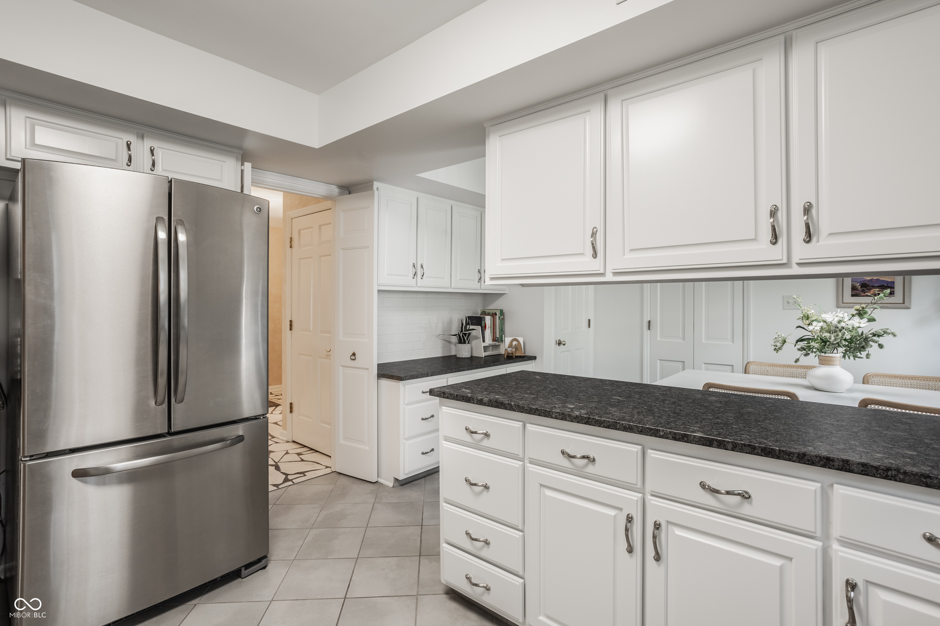 1210 Chessington Road Indianapolis, IN 46260 - Photo 15 of 42 Gallery Image 15