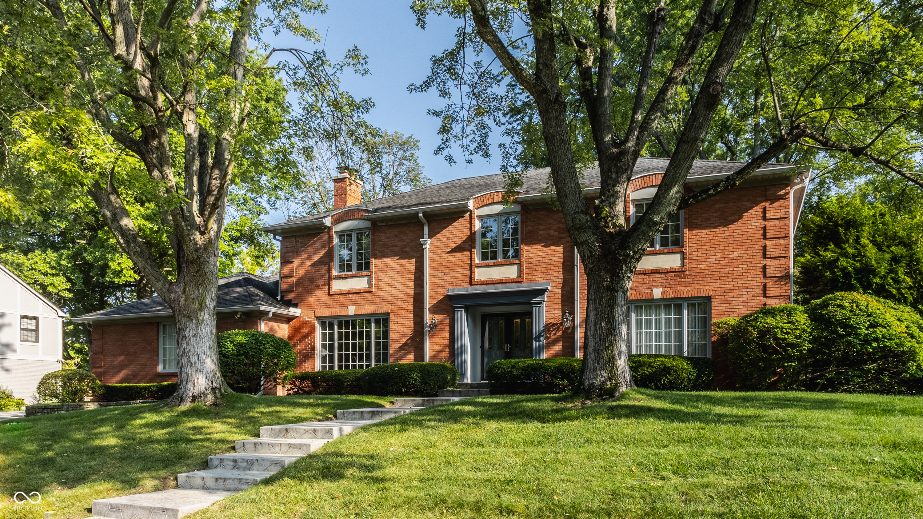 1210 Chessington Road Indianapolis, IN 46260 - Photo 2 of 42 Gallery Image 2