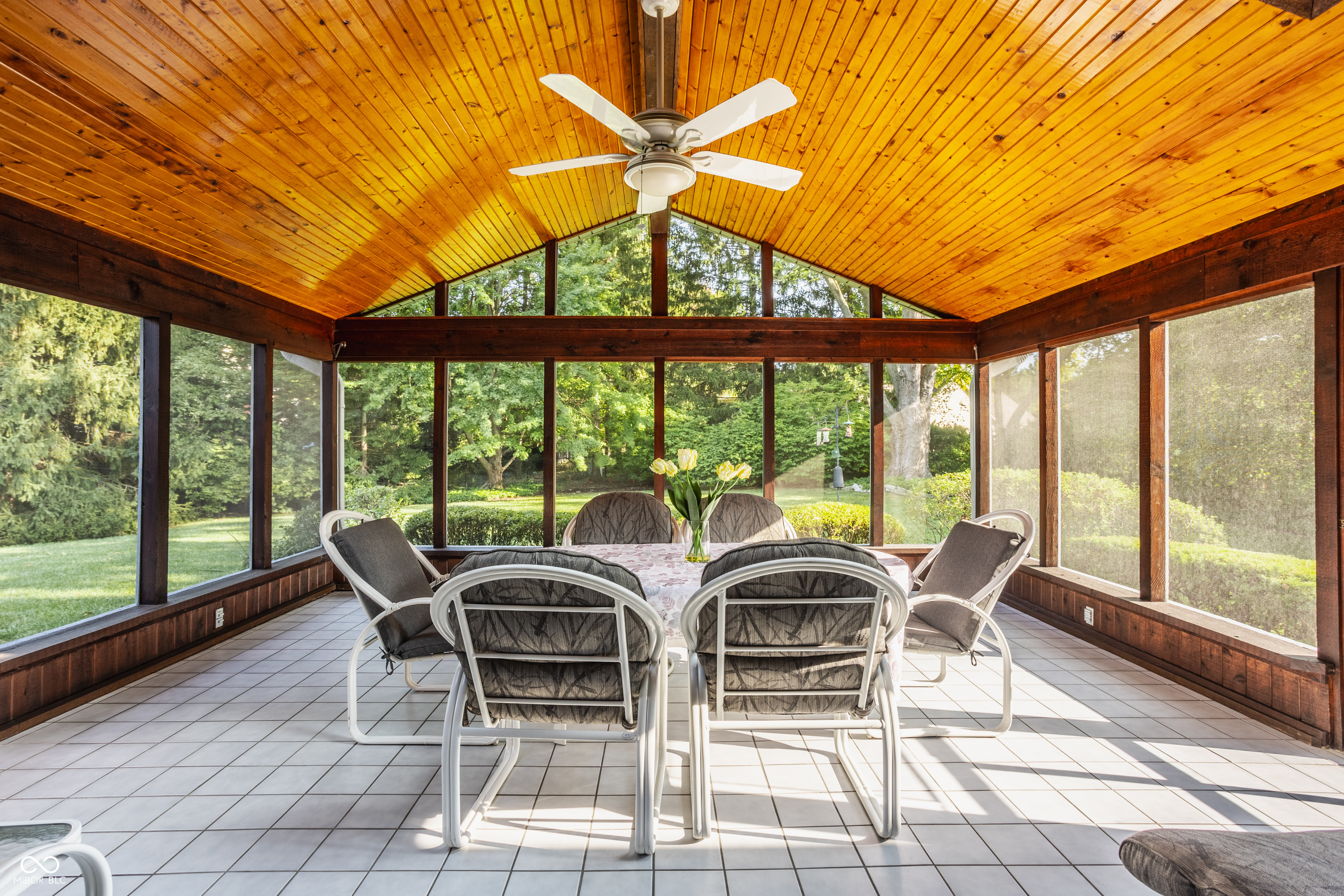 1210 Chessington Road Indianapolis, IN 46260 - Photo 34 of 42 Gallery Image 34