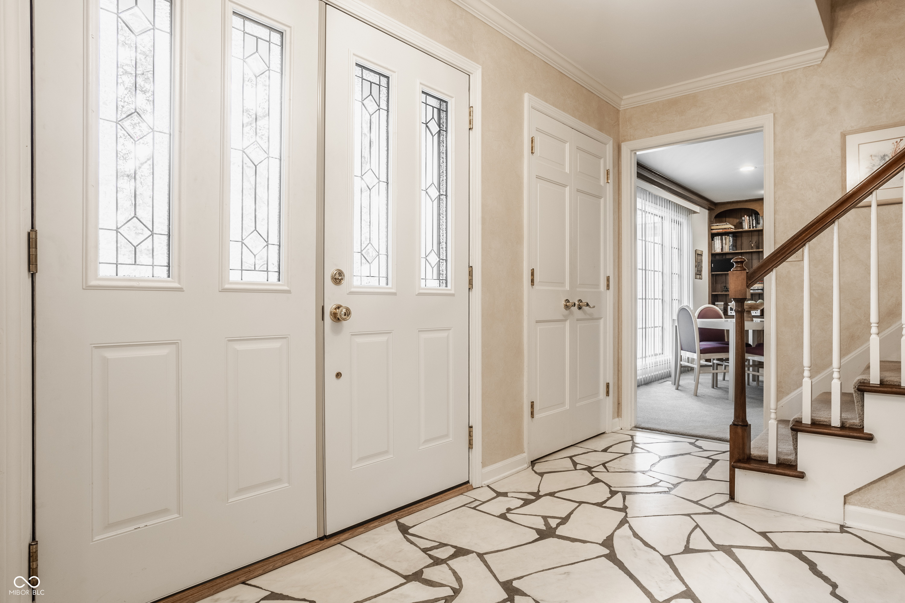 1210 Chessington Road Indianapolis, IN 46260 - Photo 5 of 42 Gallery Image 5
