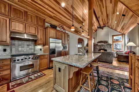 $1,394,000 | 12712 Zurich Place, Truckee, CA 96161