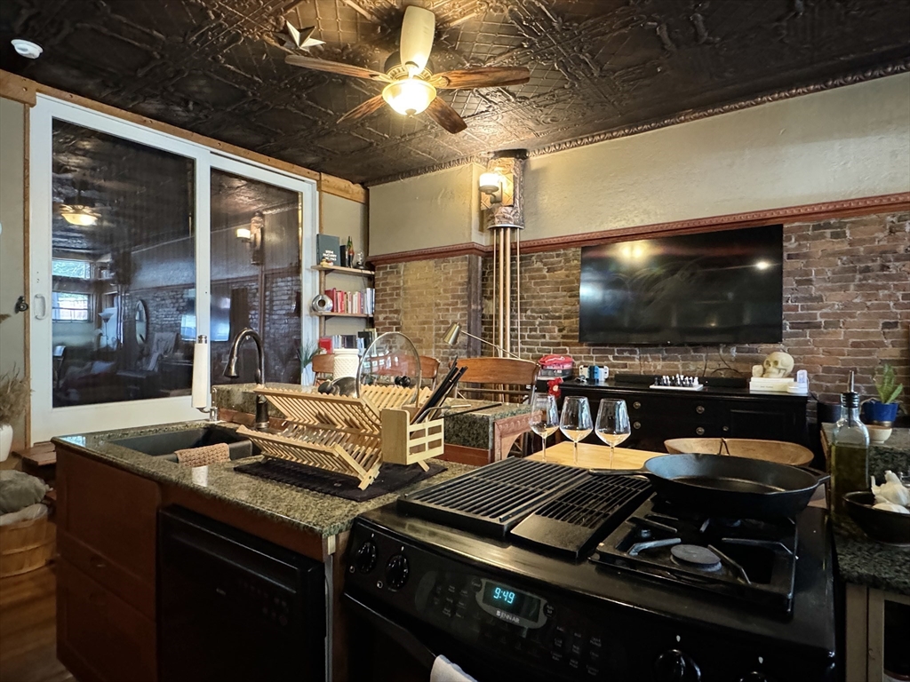 51 Broadway, Unit 1 Chelsea, MA 02150 - Photo 7 of 17
