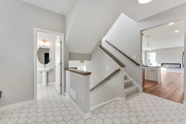 $750,000 | 7660 Waverly Avenue, Shakopee, MN 55379