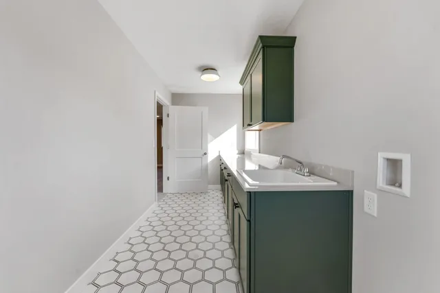 $750,000 | 7660 Waverly Avenue, Shakopee, MN 55379