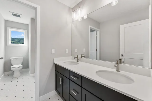 $750,000 | 7660 Waverly Avenue, Shakopee, MN 55379