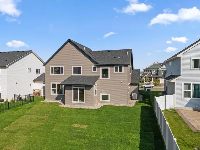 $750,000 | 7660 Waverly Avenue, Shakopee, MN 55379