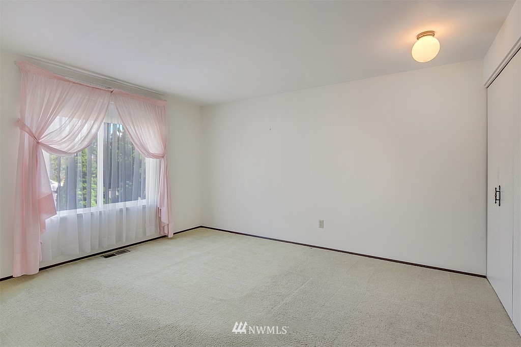 14601 Southeast 173rd Street Renton, WA 98058 - Photo 16 of 21 Gallery Image 16