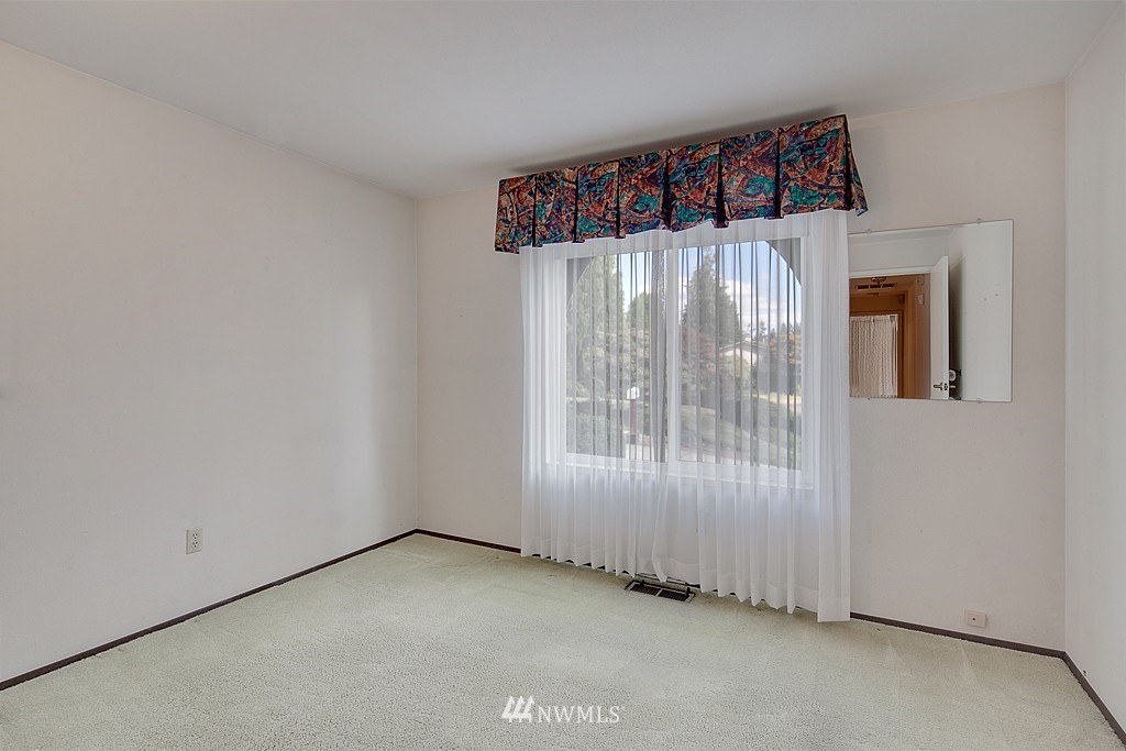 14601 Southeast 173rd Street Renton, WA 98058 - Photo 17 of 21 Gallery Image 17