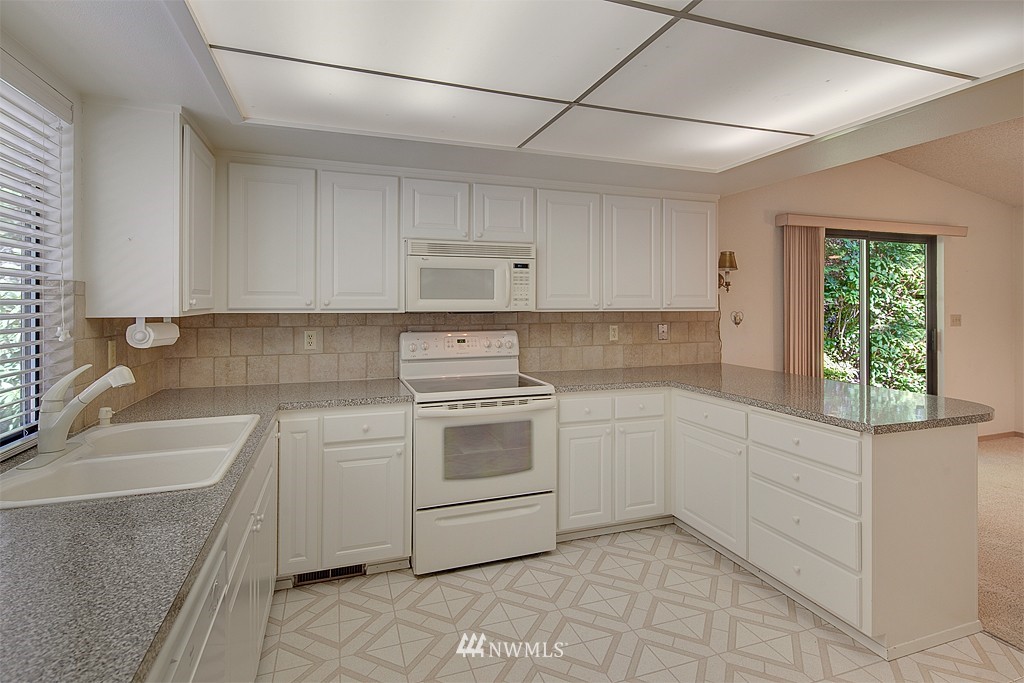 14601 Southeast 173rd Street Renton, WA 98058 - Photo 7 of 21 Gallery Image 7