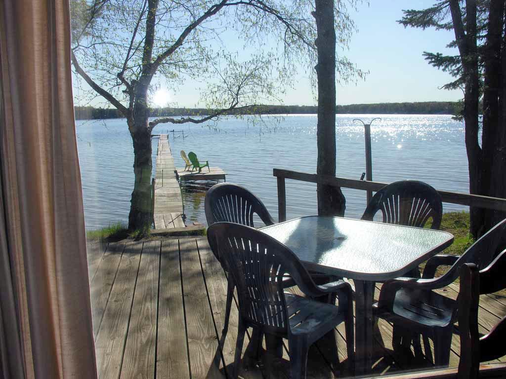 672 Lakewood Road Traverse City, MI 49685 - Photo 5 of 48 1832088-4.JPG