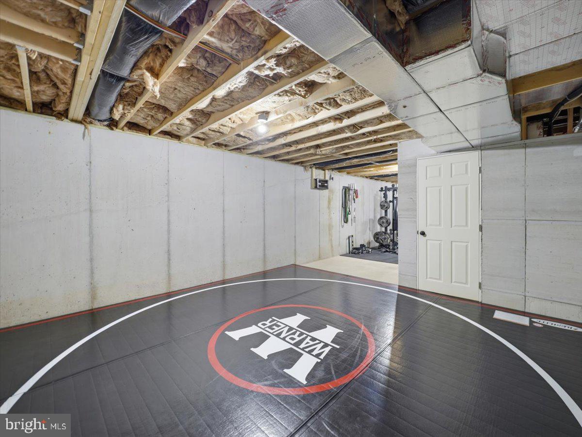 2006 Jelena Road Shippensburg, PA 17257 - Photo 39 of 47 a view of room with window