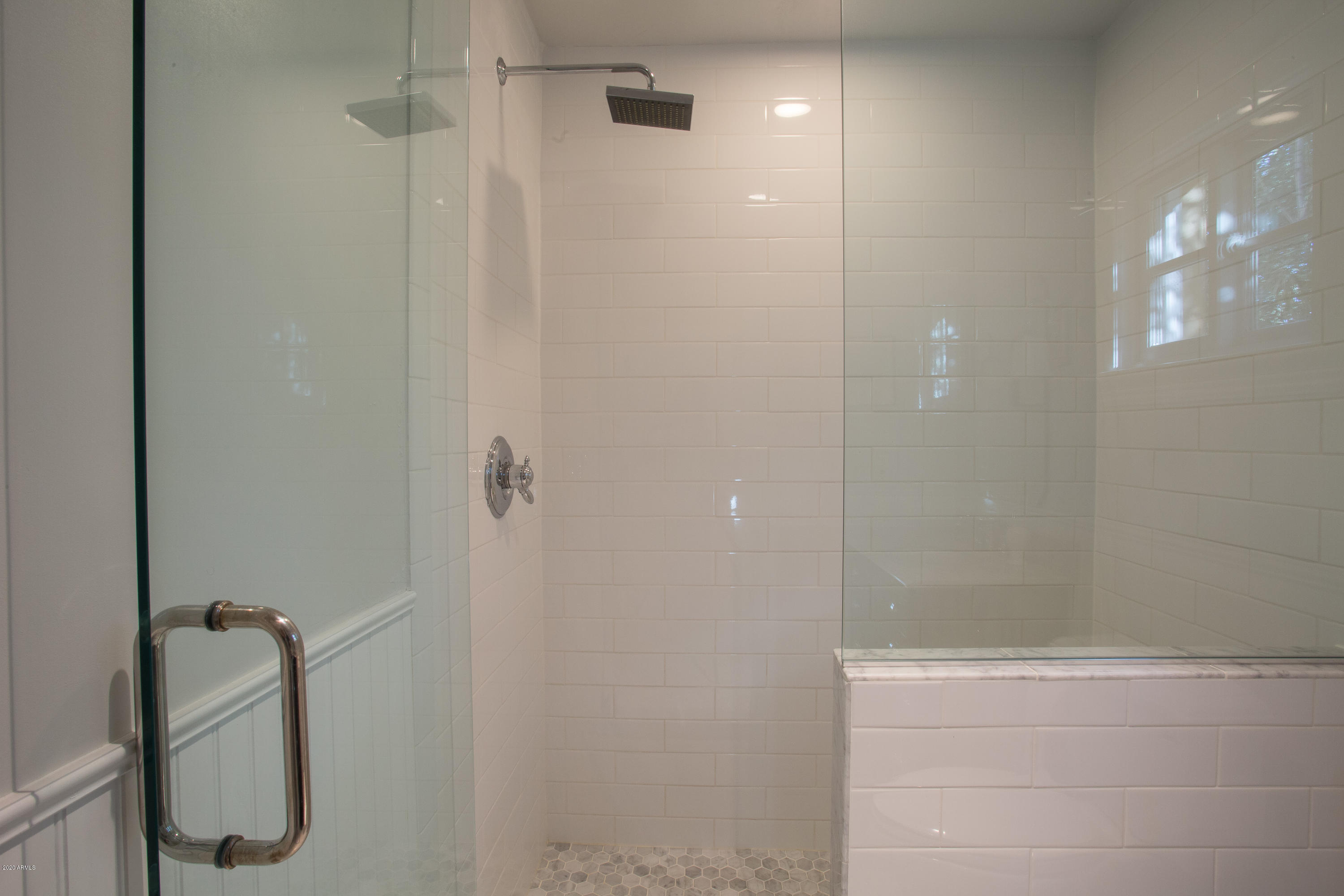815 East Circle Road Phoenix, AZ 85020 - Photo 24 of 31 Guest Bath