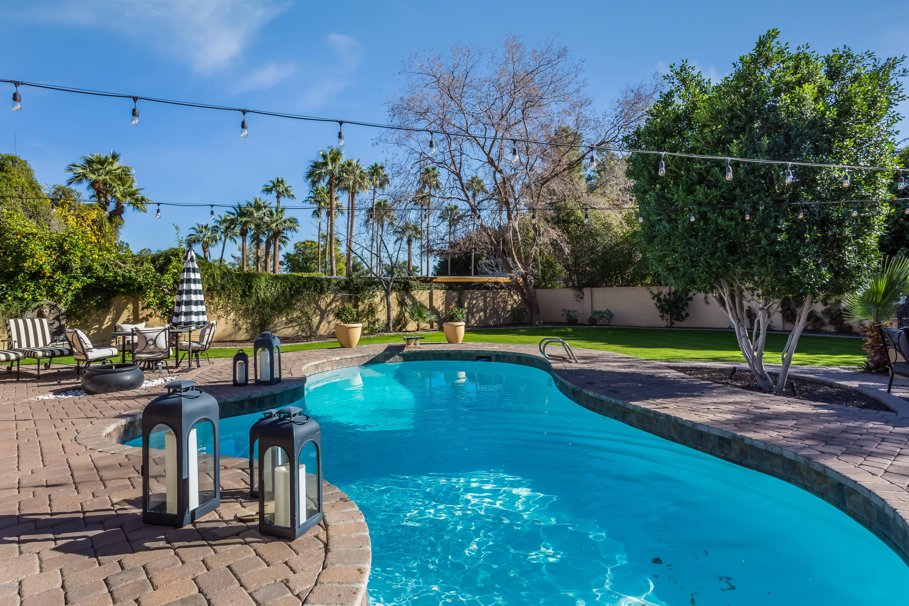 815 East Circle Road Phoenix, AZ 85020 - Photo 28 of 31 Poolside View!