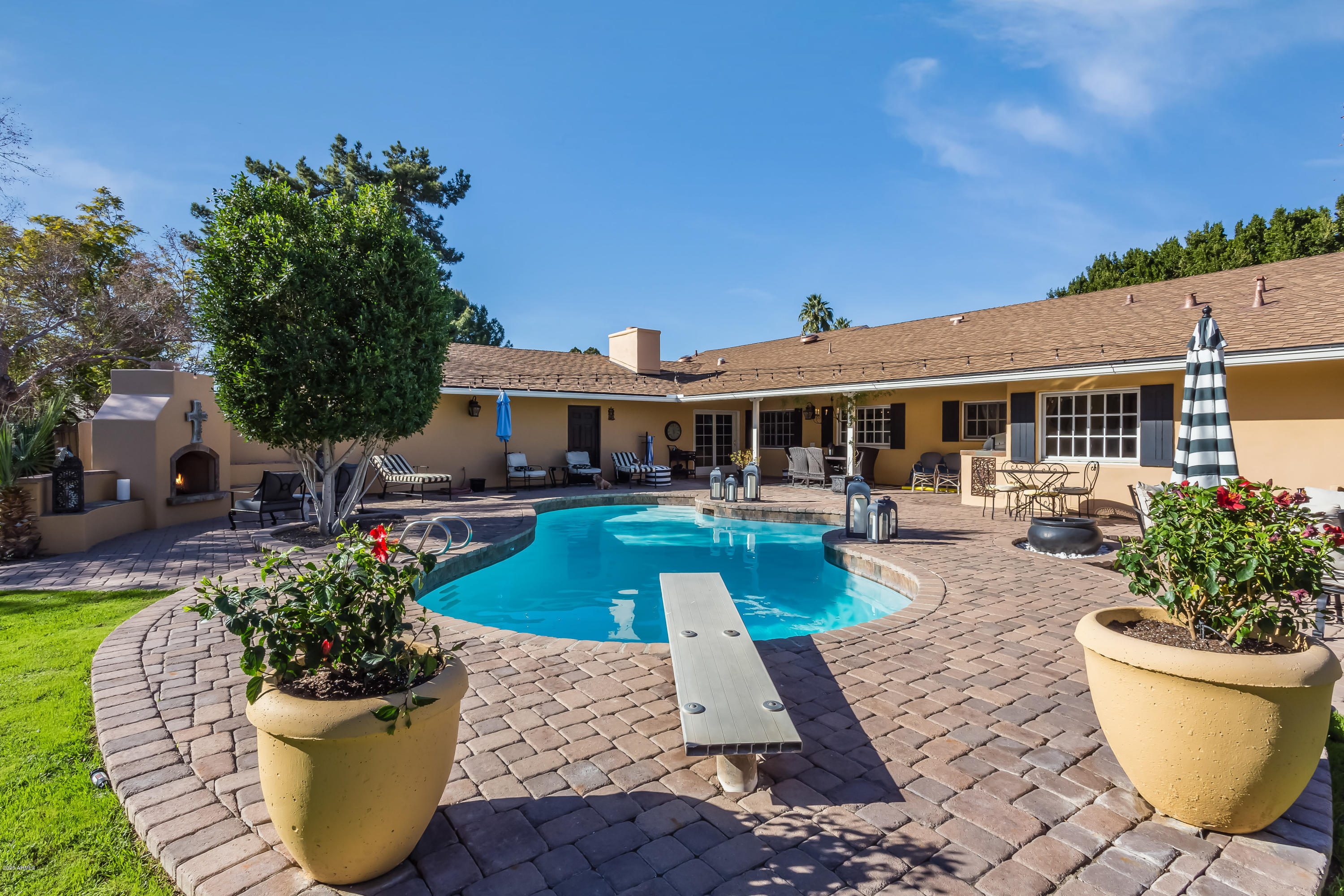 815 East Circle Road Phoenix, AZ 85020 - Photo 29 of 31 Backyard Resort!