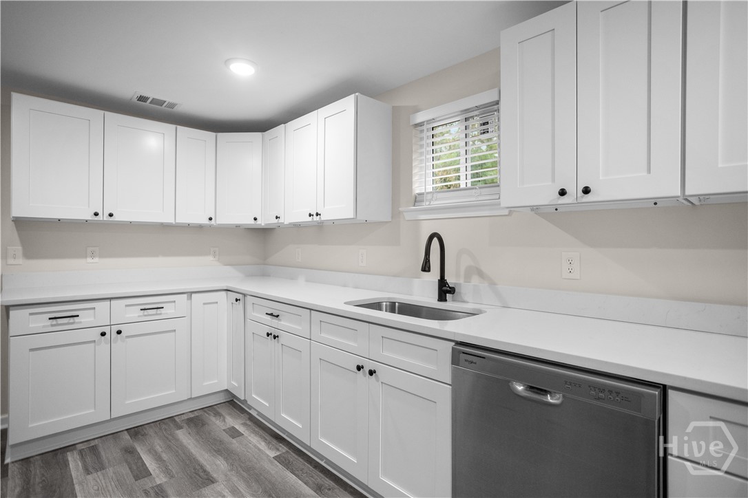 104 Smith Avenue Savannah, GA 31408 - Photo 8 of 15