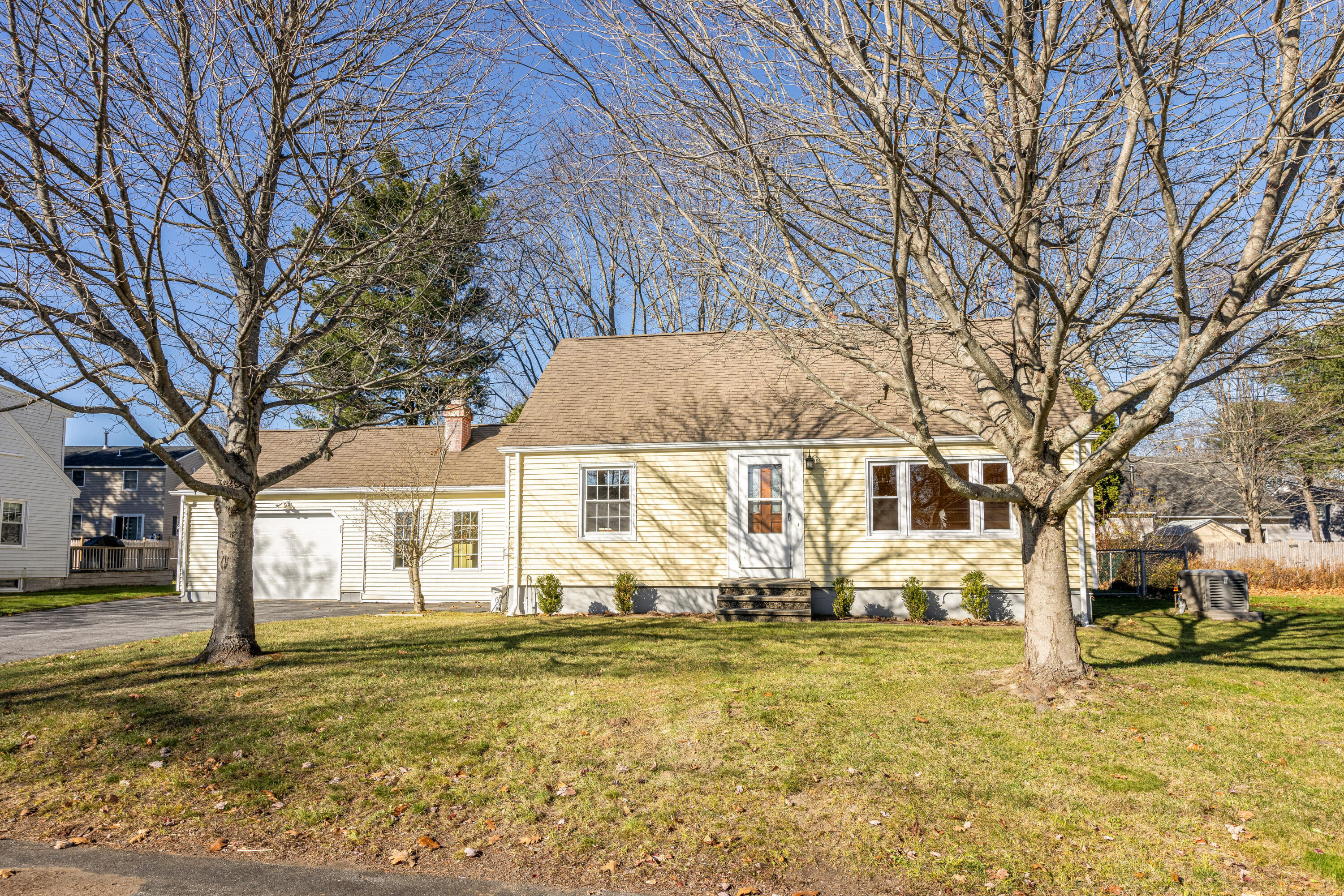 48 Malilly Road Portland, ME 04103 - Photo 2 of 31 48 Malilly Rd Portland ME-print-002-006-