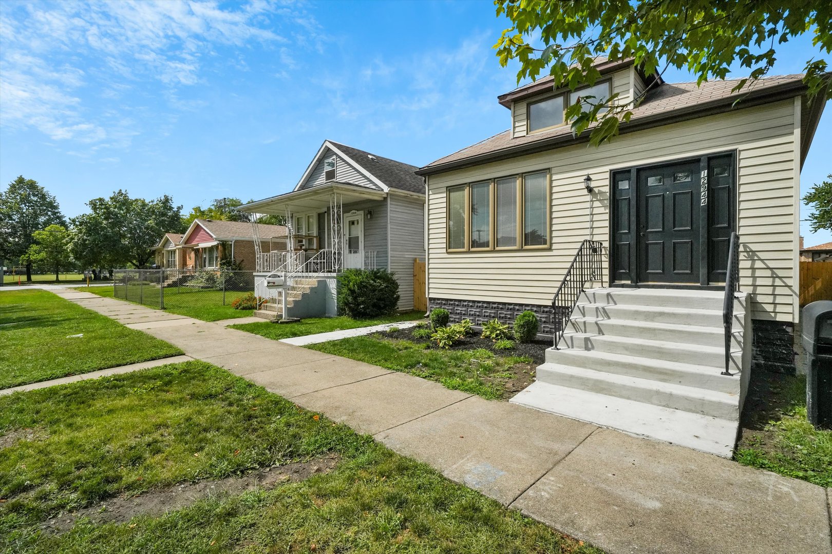 12944 South Commercial Avenue Chicago, IL 60633 - Photo 1 of 28