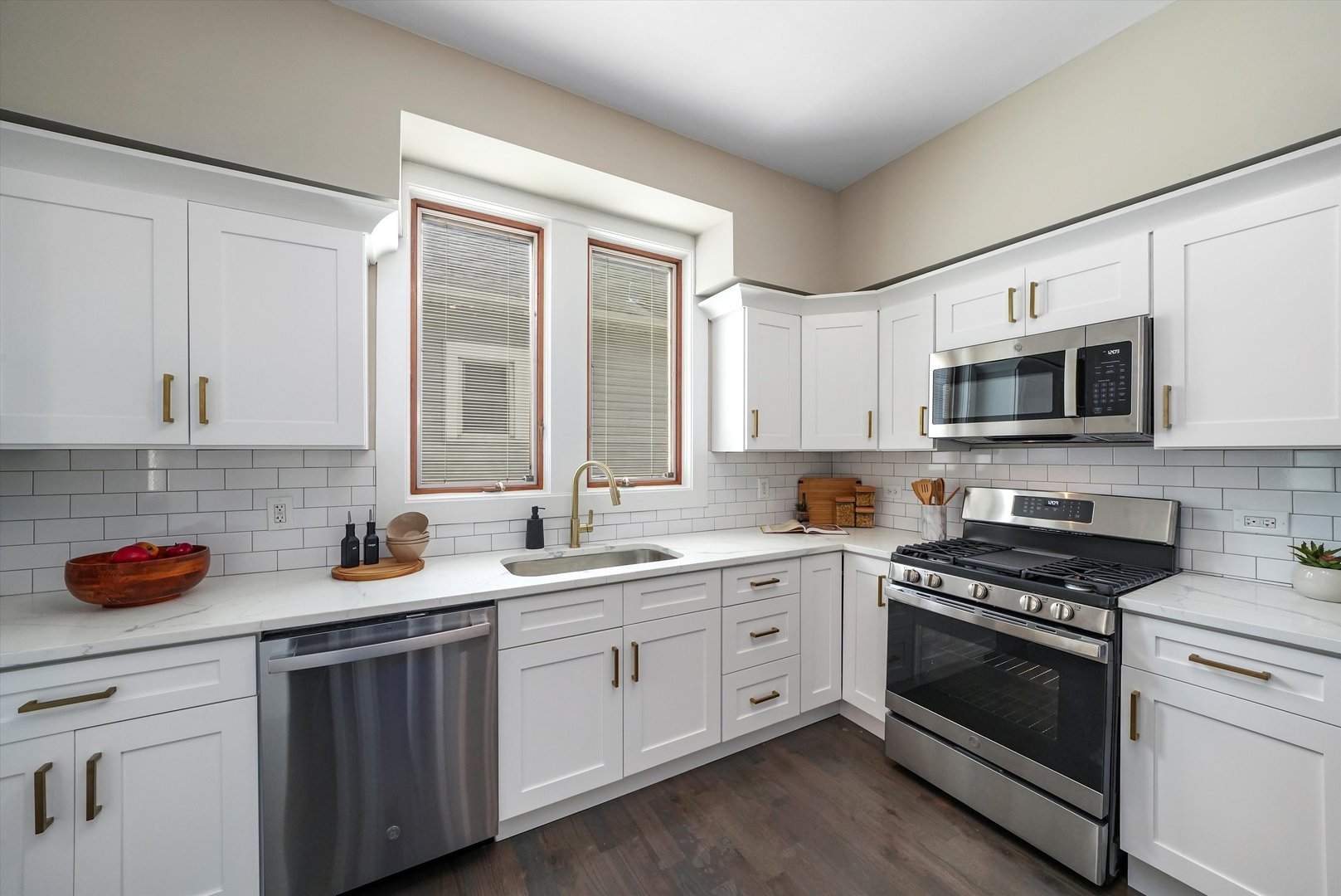 12944 South Commercial Avenue Chicago, IL 60633 - Photo 11 of 28