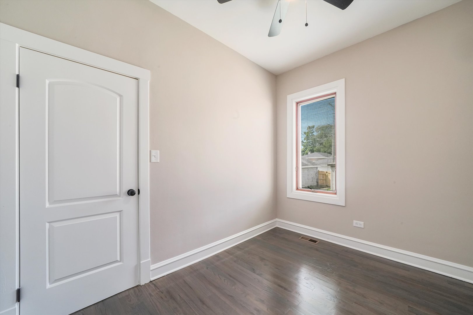 12944 South Commercial Avenue Chicago, IL 60633 - Photo 19 of 28