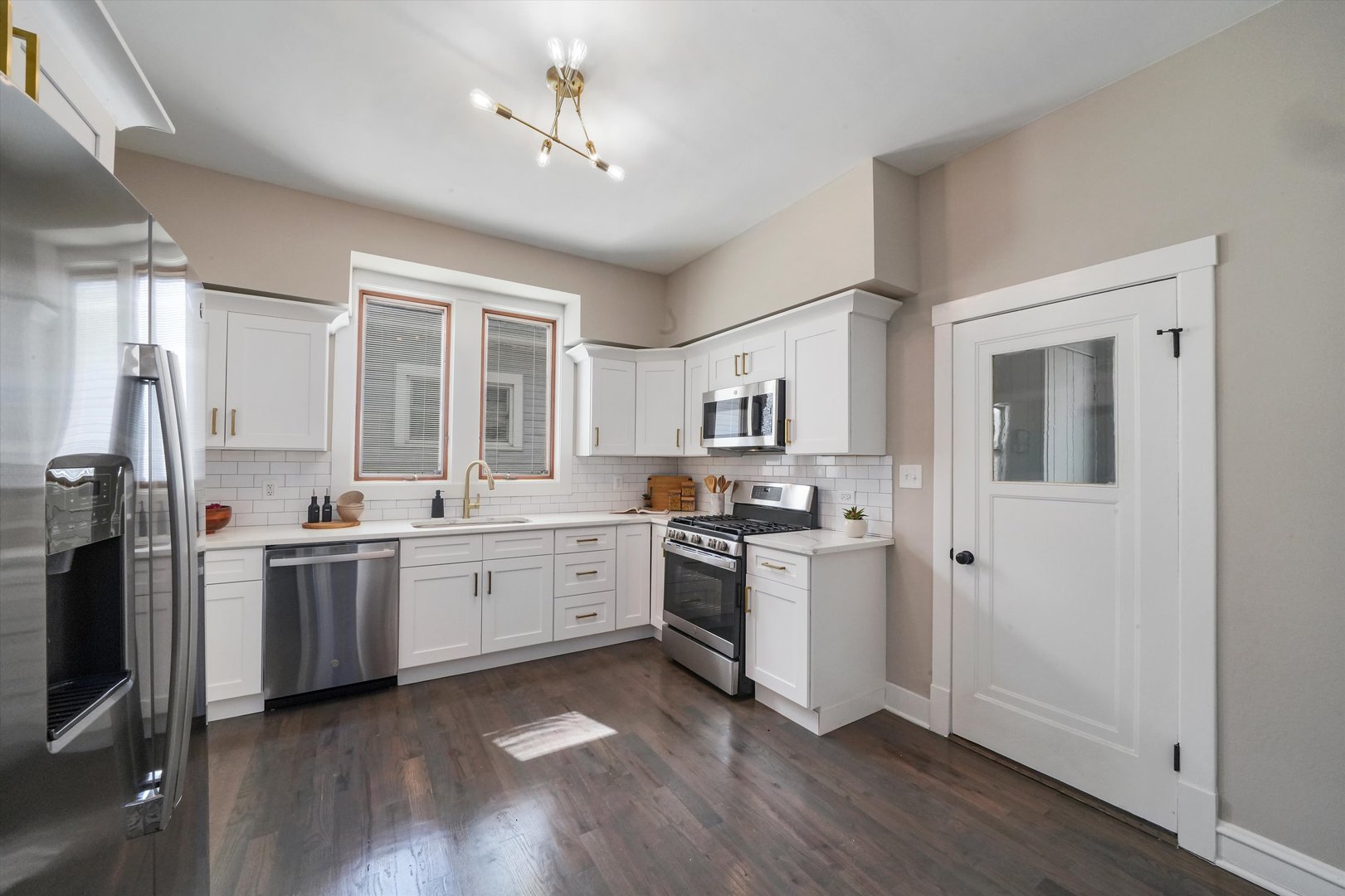 12944 South Commercial Avenue Chicago, IL 60633 - Photo 10 of 28