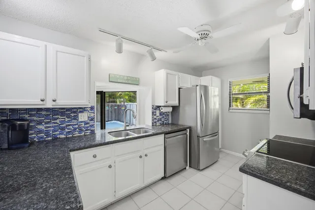 $625,000 | 1127 East Seminole Avenue, Unit 21C, Jupiter, FL 33477