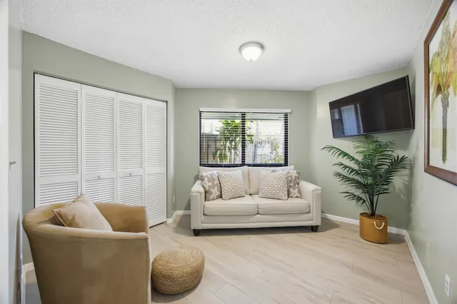 $625,000 | 1127 East Seminole Avenue, Unit 21C, Jupiter, FL 33477