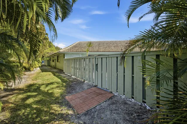 $625,000 | 1127 East Seminole Avenue, Unit 21C, Jupiter, FL 33477