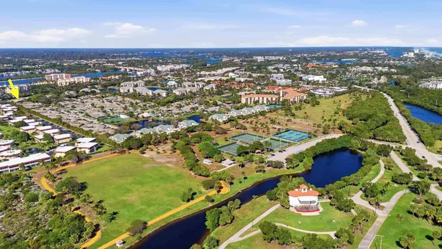 $625,000 | 1127 East Seminole Avenue, Unit 21C, Jupiter, FL 33477