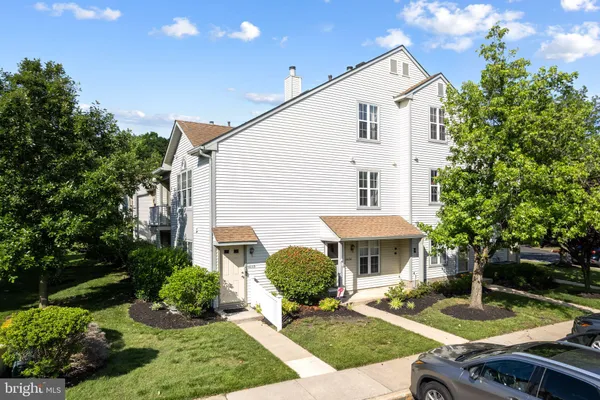 $295,000 | 1404B Denham Court, Mount Laurel, NJ 08054