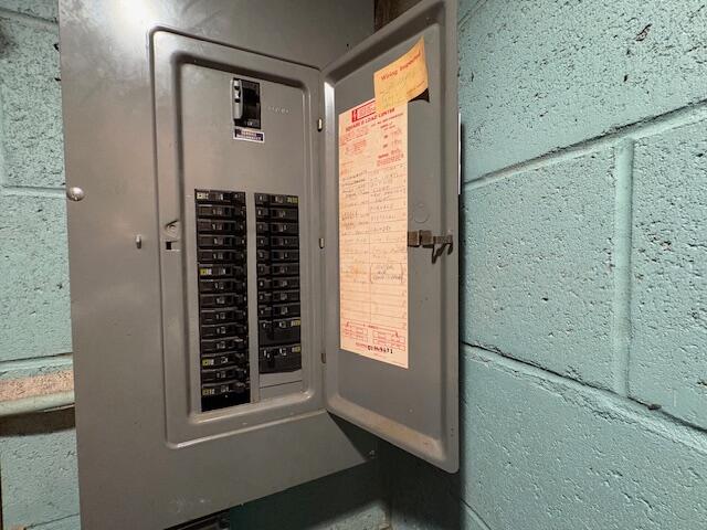 2013 Taylor Avenue Racine, WI 53403 - Photo 22 of 24 Electrical