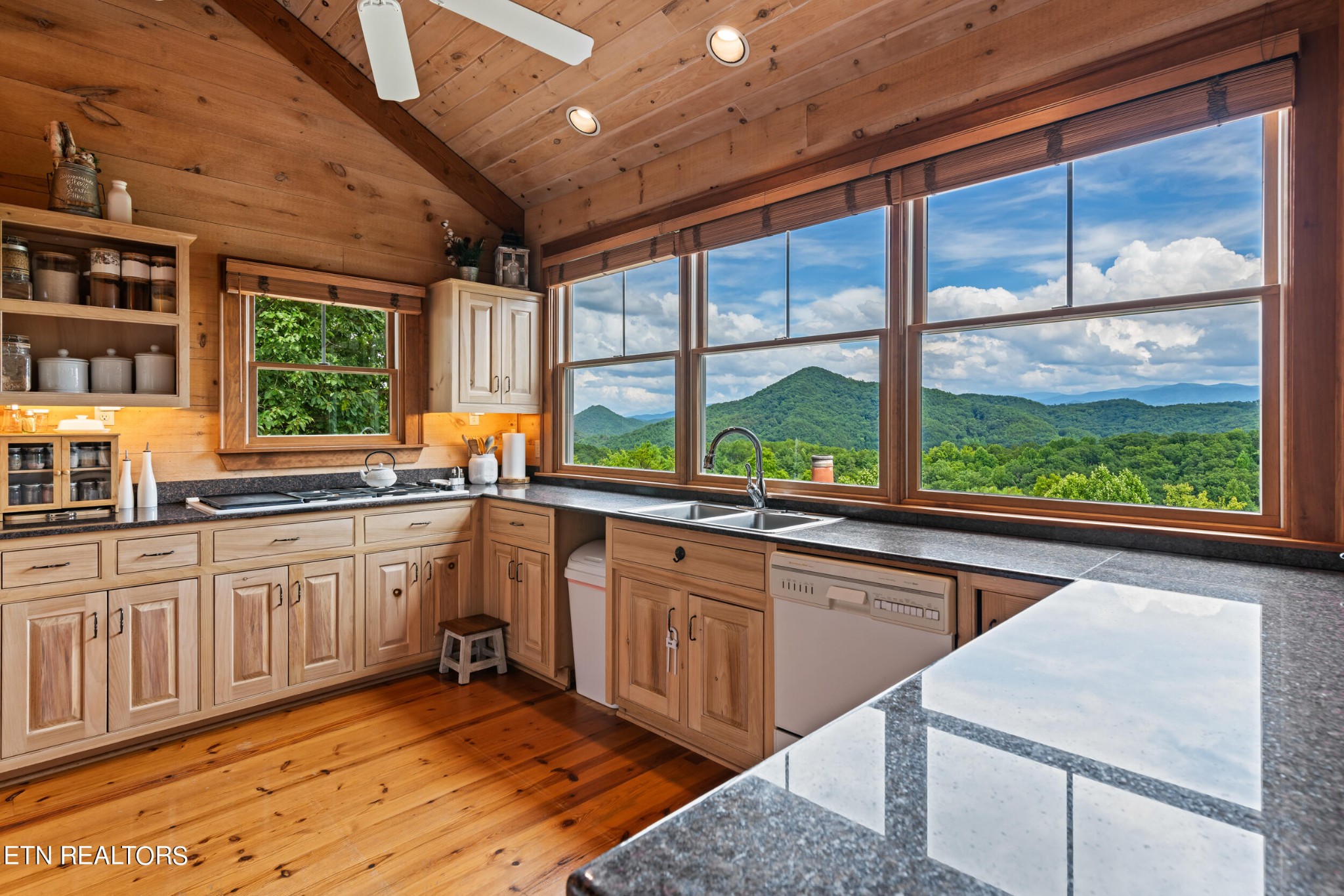 2131 Sky Top Road Walland, TN 37886 - Photo 15 of 60 Gallery Image 15