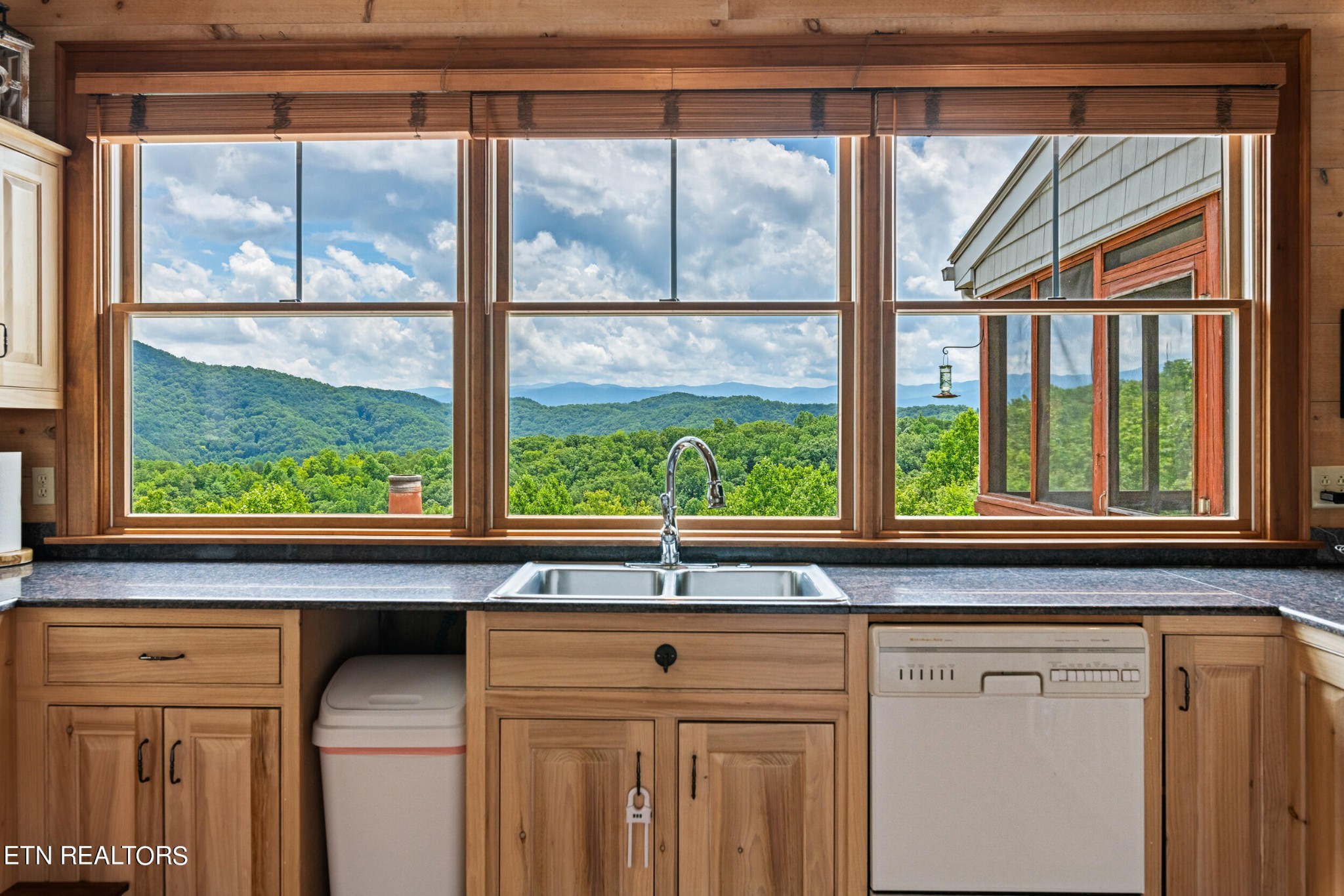 2131 Sky Top Road Walland, TN 37886 - Photo 16 of 60 Gallery Image 16